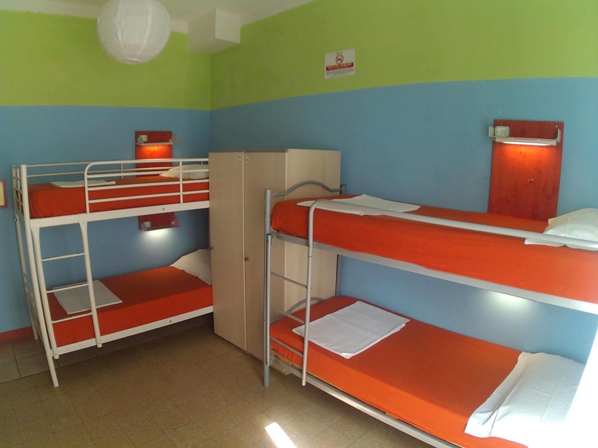 Jammin' Hostel & Bar ริมินี ภายนอก รูปภาพ