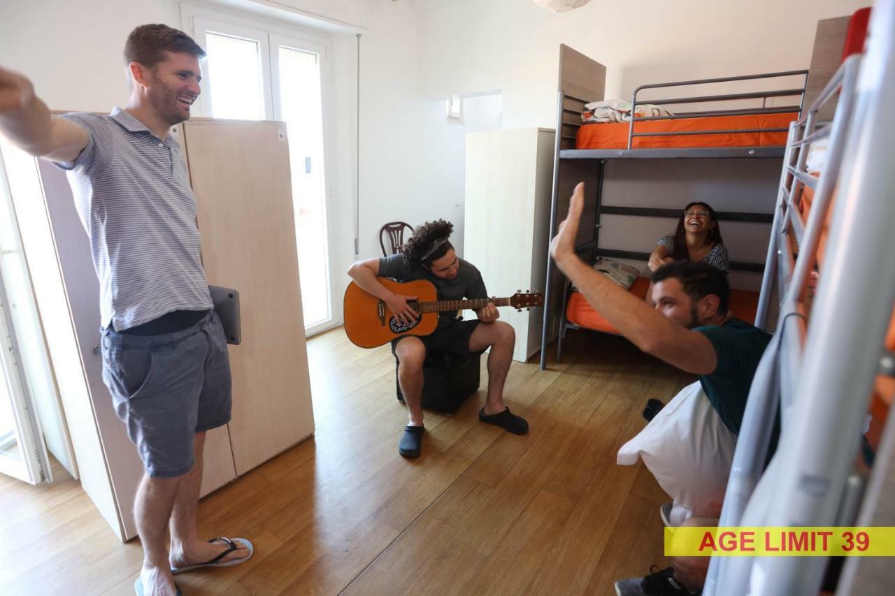 Jammin' Hostel & Bar ริมินี ภายนอก รูปภาพ
